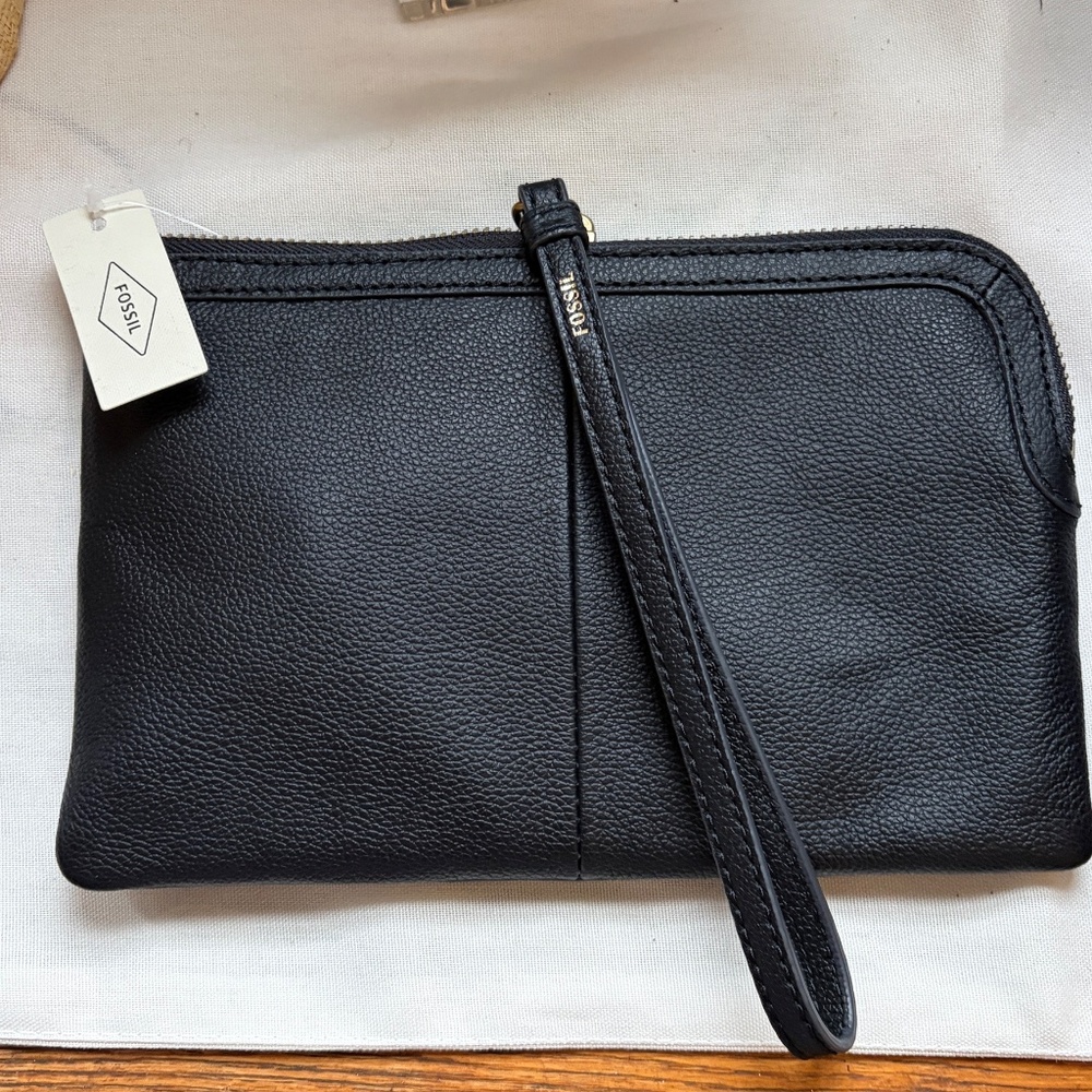 NWT Women's Sofia Black Leather Wristlet Pouch Clutch by Fossil -SRP $75